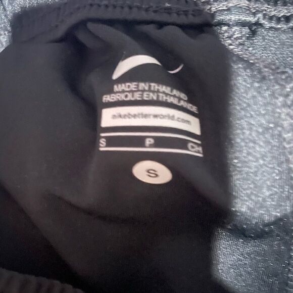 Nike trainers  - Picture 5 of 7